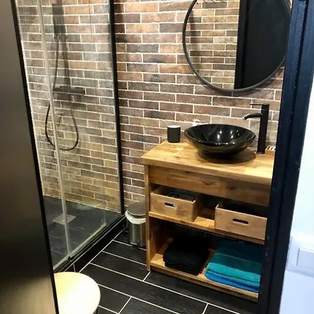 L'appar-t, Esprit Industriel A 2 Pas De L'eau !